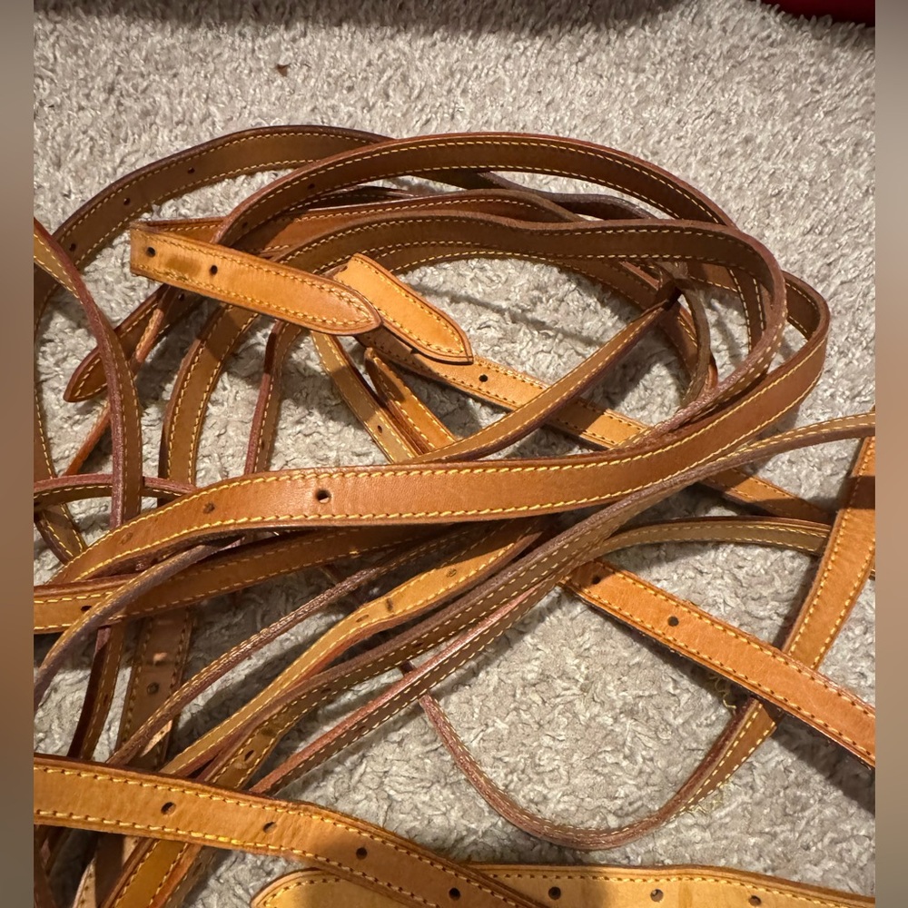 Louis Vuitton  bucket  Straps